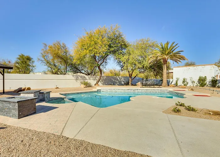 Luxury W/ Private Pool & Gas Grill *