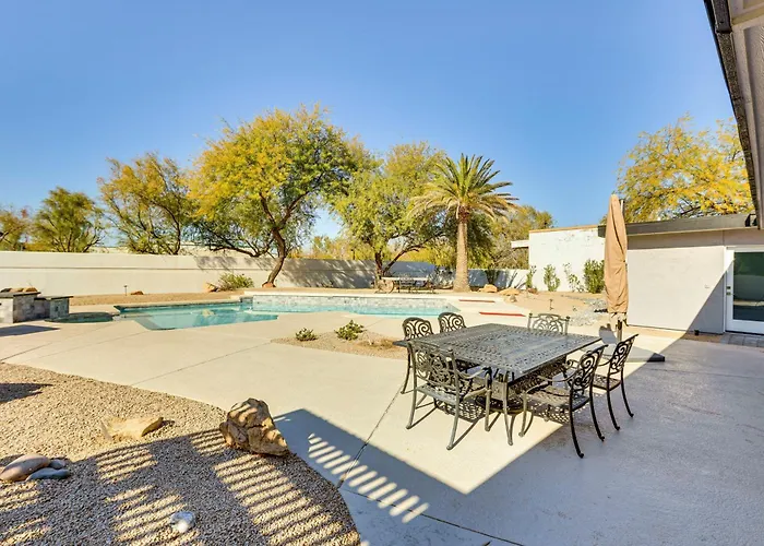 Luxury W/ Private Pool & Gas Grill