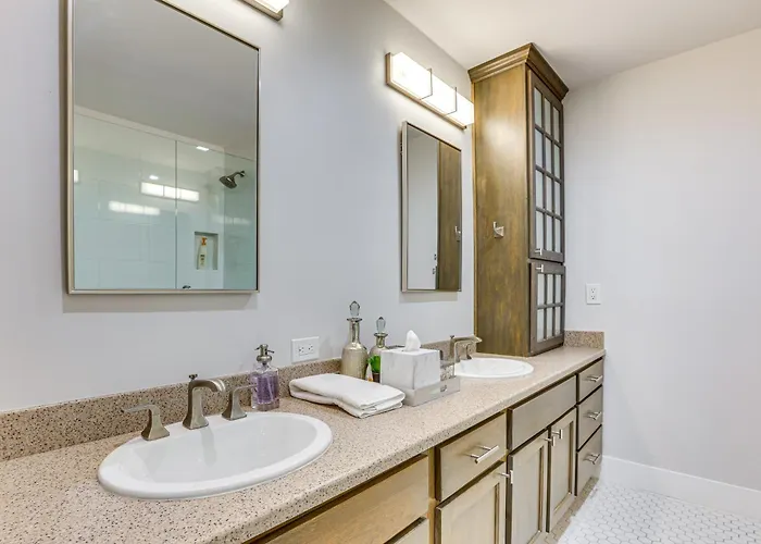 Luxury W/ Private Pool & Gas Grill *